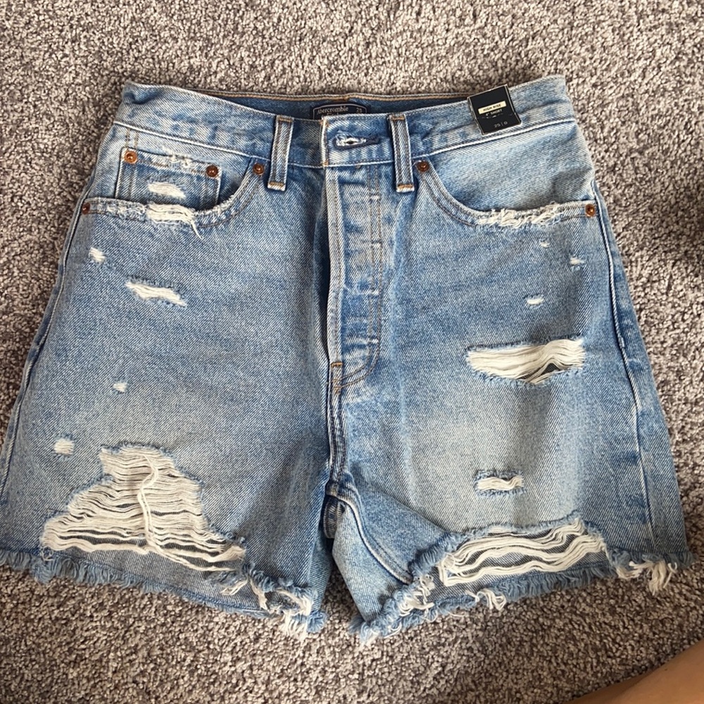 abercrombie & fitch high rise 4” short